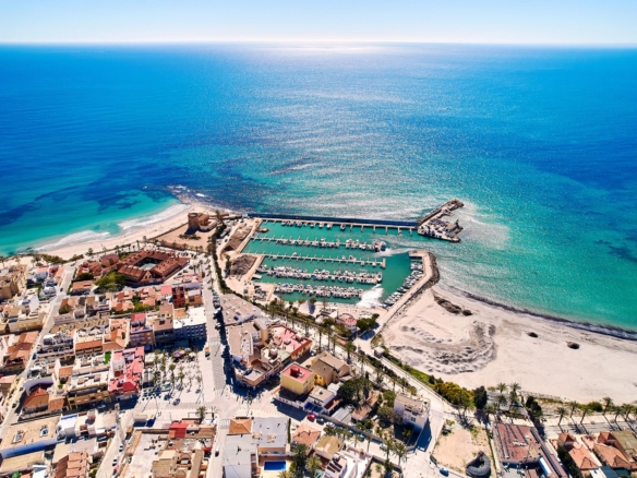 Profesionální realitní tým Reality Costa Blanca pomáhá najít vysněný domov
